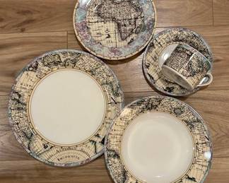 Map of the World complete dish set for 8- brand new.