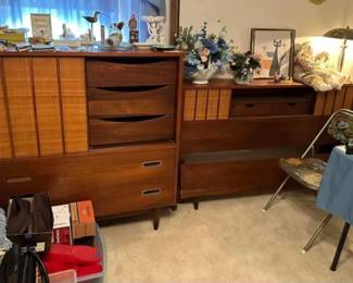 Mid Century Mainline by Hooker bedroom set. 