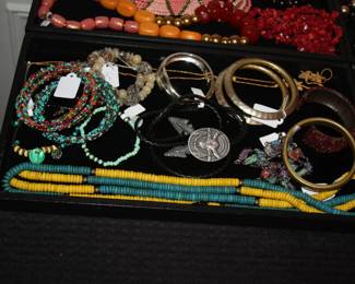 costume jewelry 