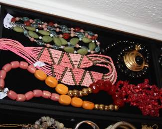 costume jewelry 