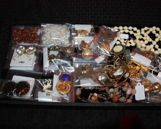 costume jewelry 