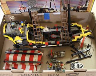 Lego Ship, Boat, Oars, Figurines, Shark, Money, Chest More w Box