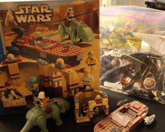 Lego 4501 Mos Eisleys Cantina Items