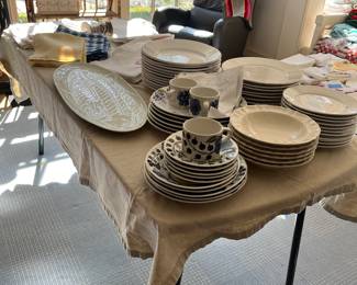 Decorative items for sale during in-person shopping Friday & Saturday only.