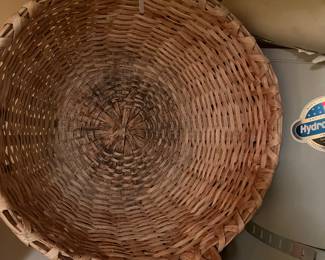 White oak handwoven in Williamsburg basket. 