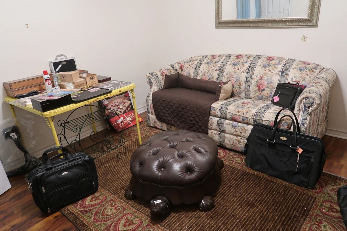 Lorenda’s Professional Estate Sales Great... starts on 3/7/2024