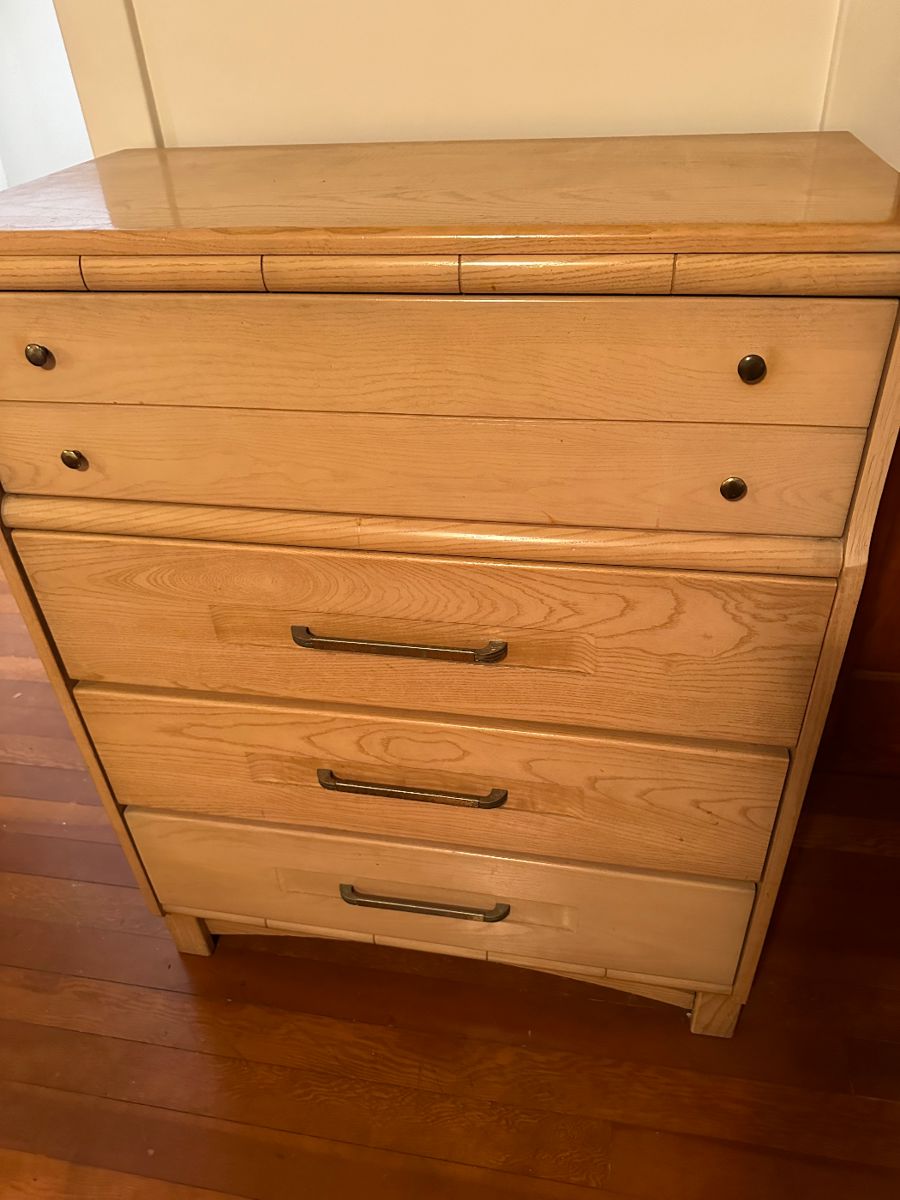 Complete full house estate in town prophetstown starts on 4/12/2024