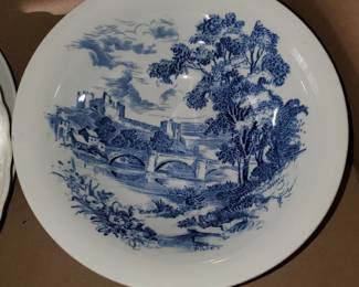 Countryside Wedgwood.....many pieces