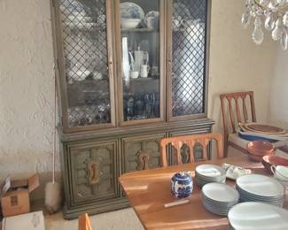 1980's Mesh glass/front china cabinet