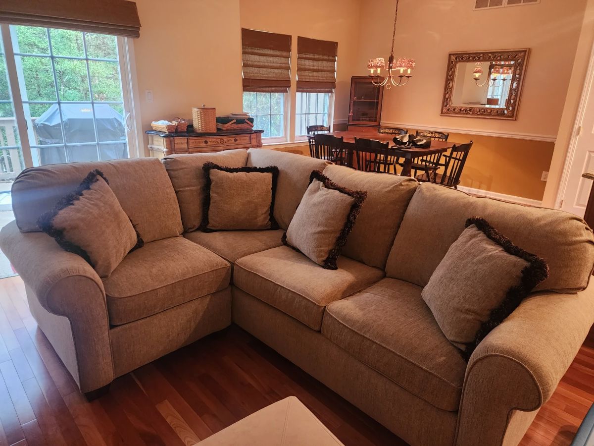 Manahawkin Estate Sale Furniture, Hitchcock,... starts on 3/9/2024