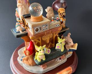 Pocket Dragons Computer wizard statue.