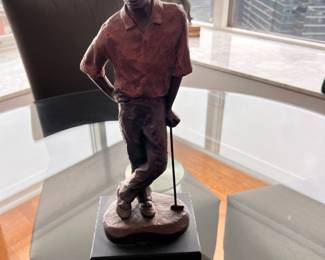 Golf figure statue.