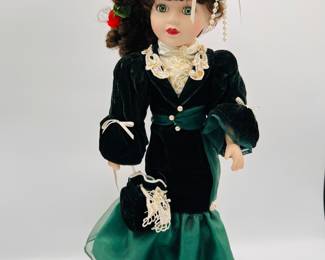 1999 CAMELLIA GARDEN COLLECTION
Porcelain Doll