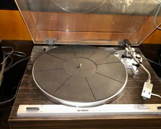 Yamaha Turntable