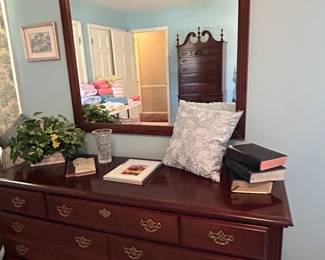 Dresser/Mirror