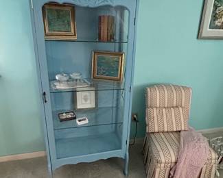 Sweet painted display cabinet