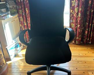 Very nice office chair
