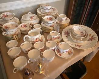 Royal Crown Derby Royal Pinxton Roses Serving for 12