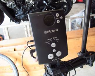 Roland digital drum set v-drum TD-1 like new