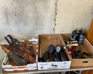 paintball guns and collecotr knives