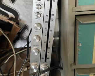 very narro audiologic radios set