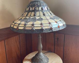 stained glasss lamp