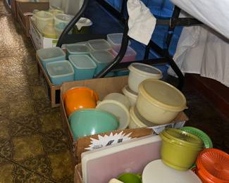 Tupperware 