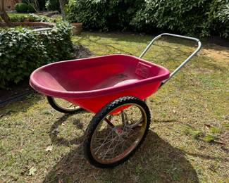 Wheelbarrow with threaded inflatable large tires