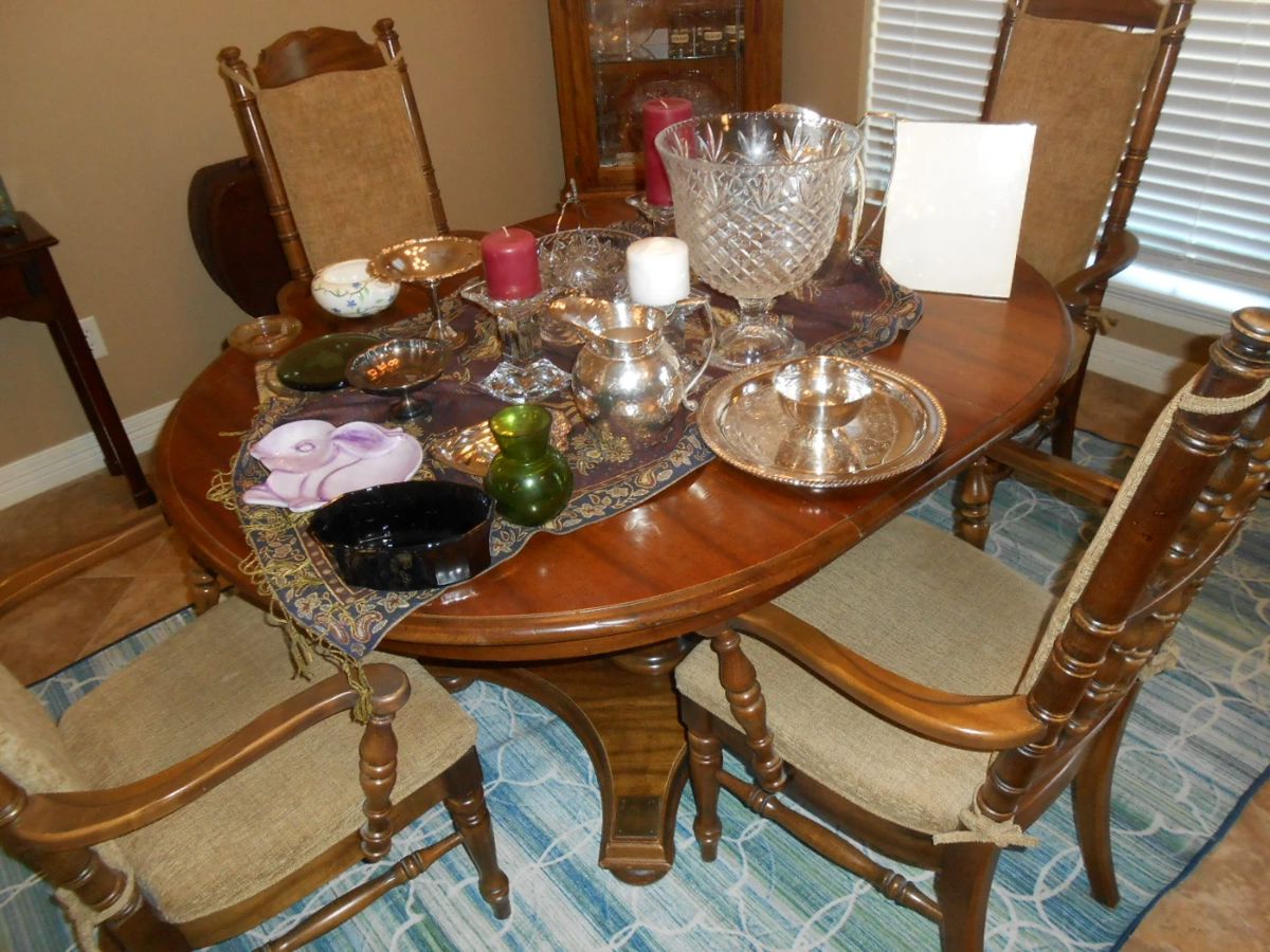 Dining Table & Chairs