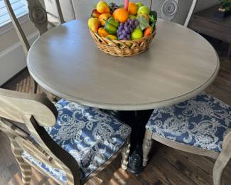 Breakfast Table, 4 Chairs and 1 Leaf