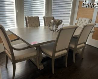 Bernhardt Dining Table with 6 Chairs and 2 Leaves