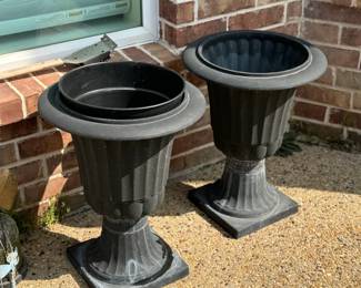 Plastic Pedestal Urns / Planters