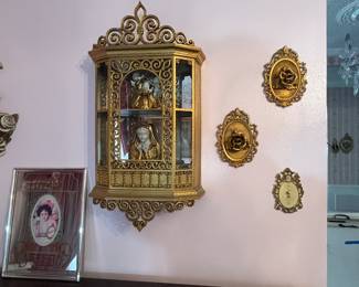 Wall shelves/displays 