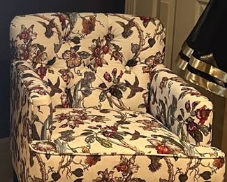 Pristine accent chair 