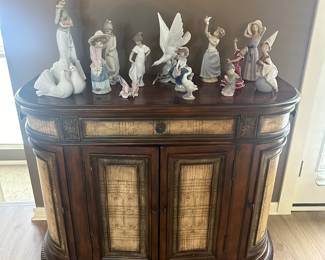 Hooker buffet, Lladro figurines 