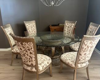Gorgeous 6 seat dining room table
