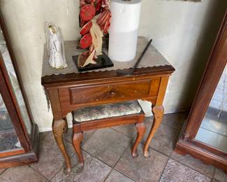 Sewing desk (yes, there is a sewing machine in it)