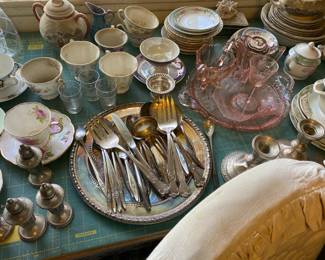 China sets & flatware