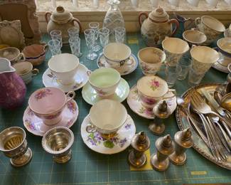 China sets & flatware