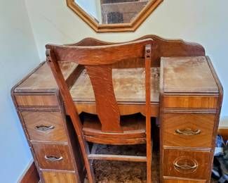 Vintage vanity table and chair!