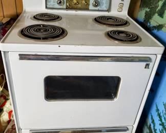 Vintage GE Range/oven/stove!  Works!