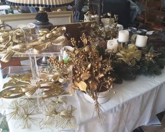 Gold accent Christmas decor