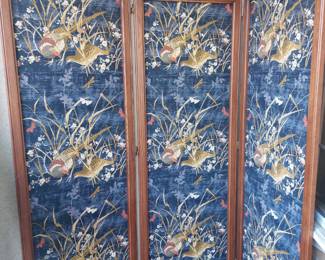 NICE HEAVY OAK WOOD 3- PANEL DIVIDER 