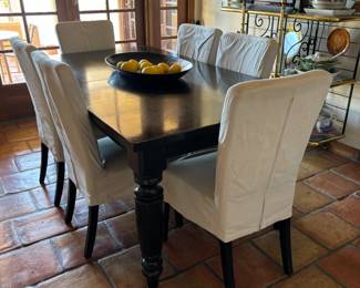 Pottery Barn Table with 2 leaves