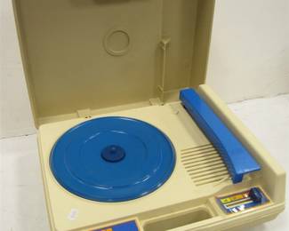FISHER PRICE RECORD PLAYER