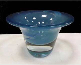  HEAVY ART GLASS VASE. SIGNED AND DATED 1998, HAS LABEL