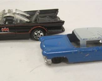 1962 CADILLAC SEDAN TOOTSIE TOY CAR - SOME SCUFFS
HOT WHEELS BATMAN CAR 