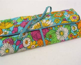  A VINTAGE CELEBRITY INC. NEW YORK, N.Y. VINTAGE JEWELRY TRAVEL BAG