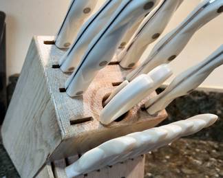 Cutco knifeblock and utensils