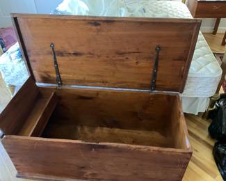 Primitive, Trunk. Large,